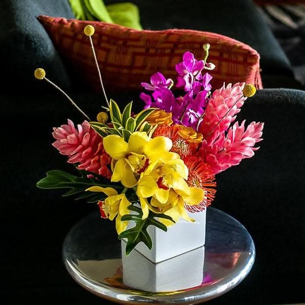 レア柄　flower ヴィンテージ トルコラグ　トルコラグ　69×192m Color Punch Tropical Floral from Green Fresh Florals – Green