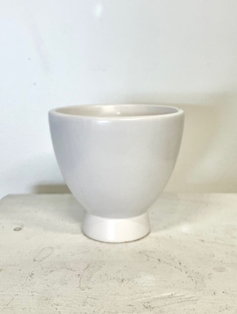 Dahlia Footed Urn 4"